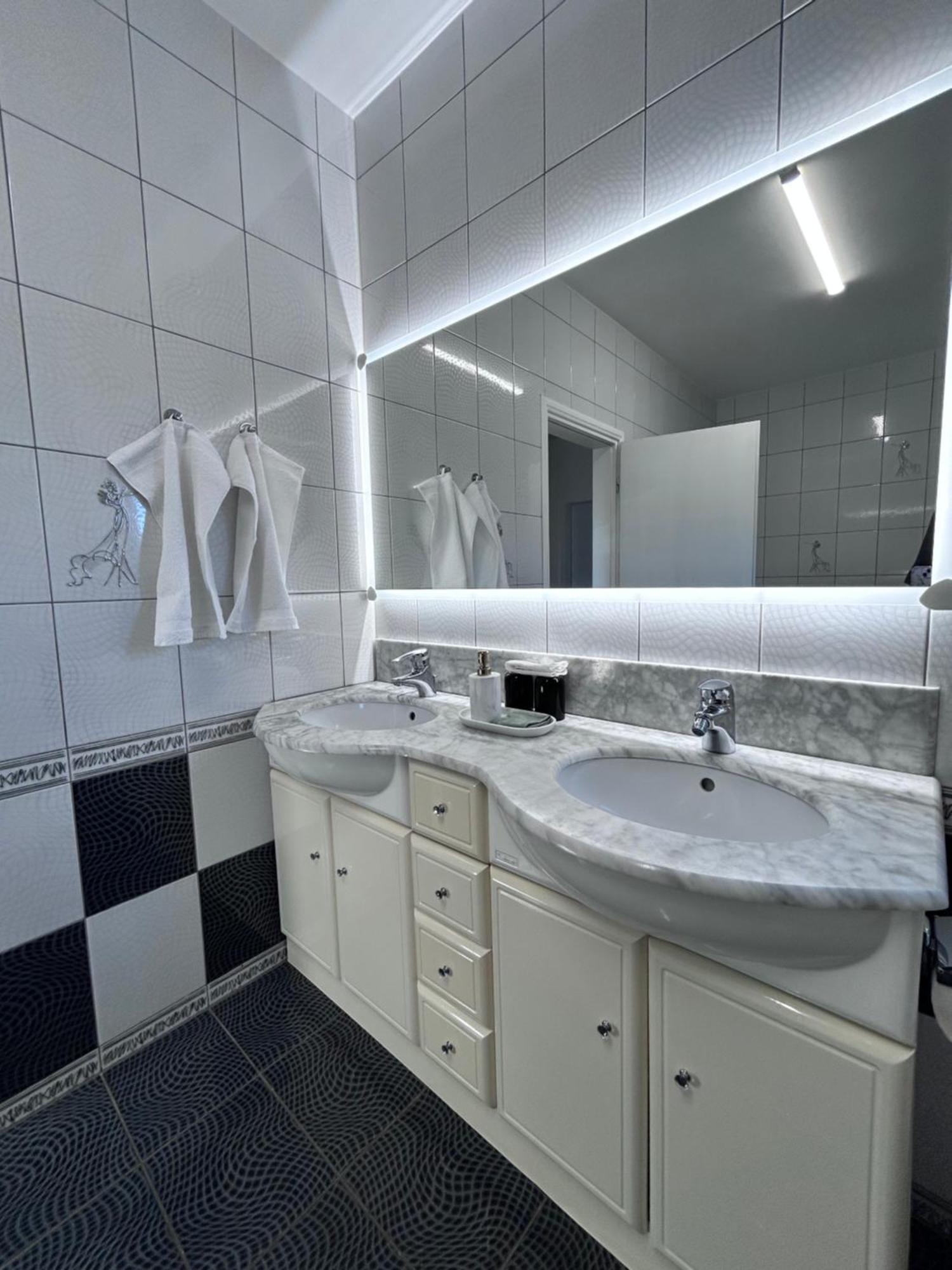Astarea - Luxe Penthouse In Nature - Jacuzzi - Free Private Parking - Terrace & Balcony - Peace Zagreb Eksteriør bilde
